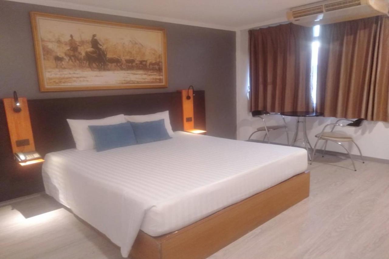 Shagwell Mansions Hotel Pattaya Eksteriør billede