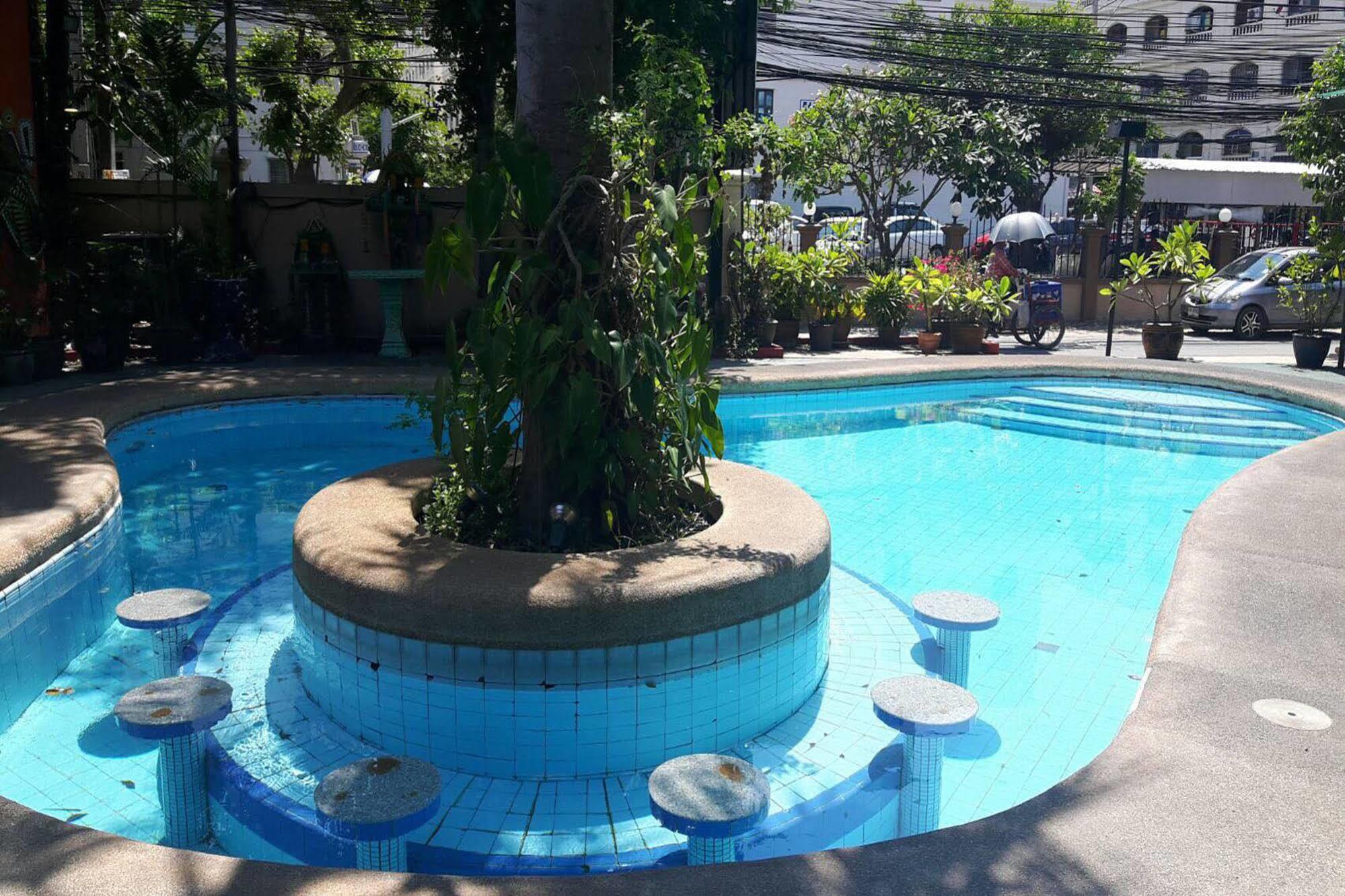 Shagwell Mansions Hotel Pattaya Eksteriør billede